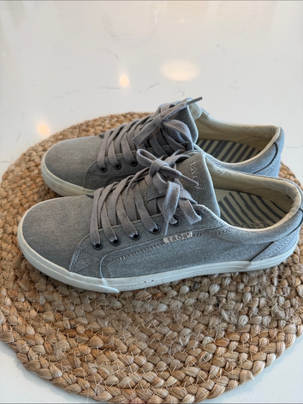 Taos Gray Canvas Low-Top Sneakers. Size 9.5.